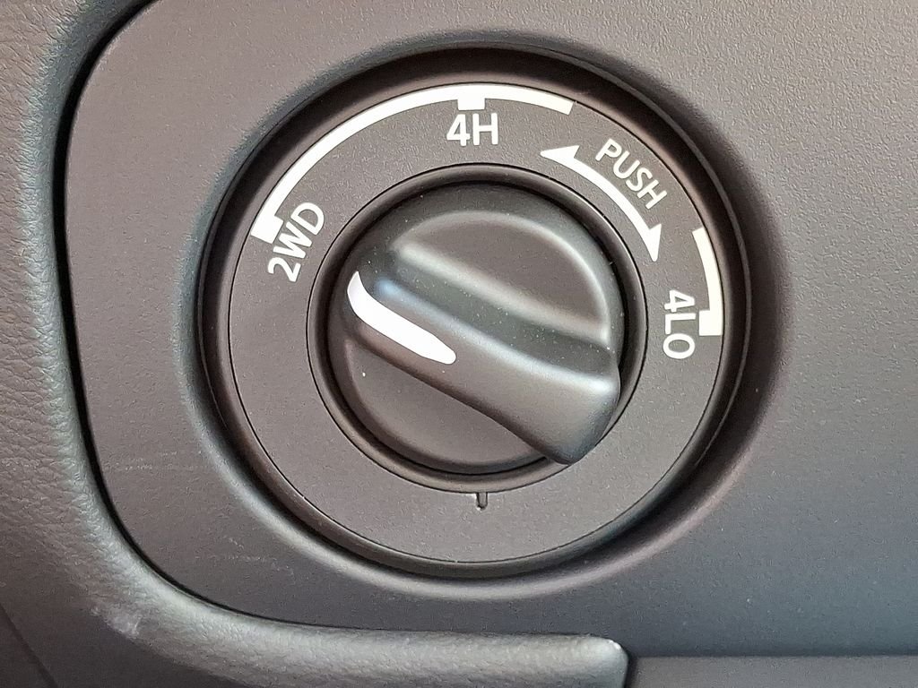 2026 Nissan Frontier — photo 14
