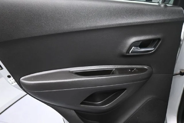 Used 2020 Silver Chevrolet LT image 25