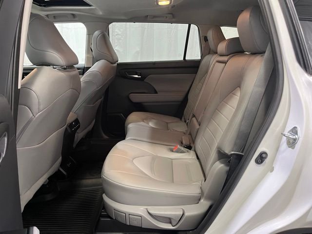 Used 2023 Beige Toyota XLE image 10