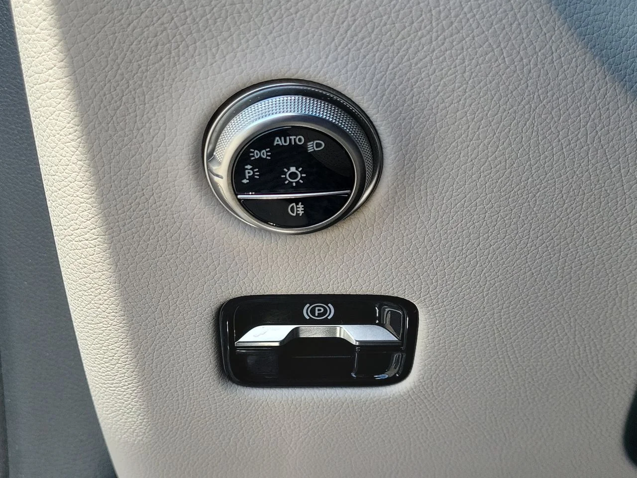 Certified Used 2026 Silver Mercedes-Benz GLC 300 image 22