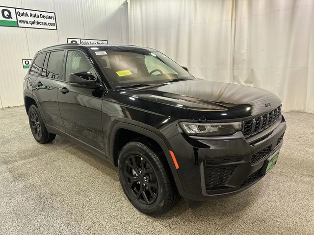 2026 Jeep Grand Cherokee Laredo Altitude