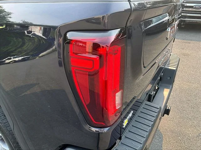 Used 2024 Silver GMC Denali image 33