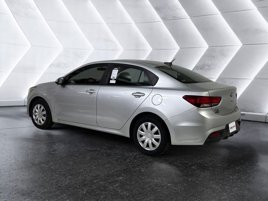 Used 2019 Silver Kia S image 6