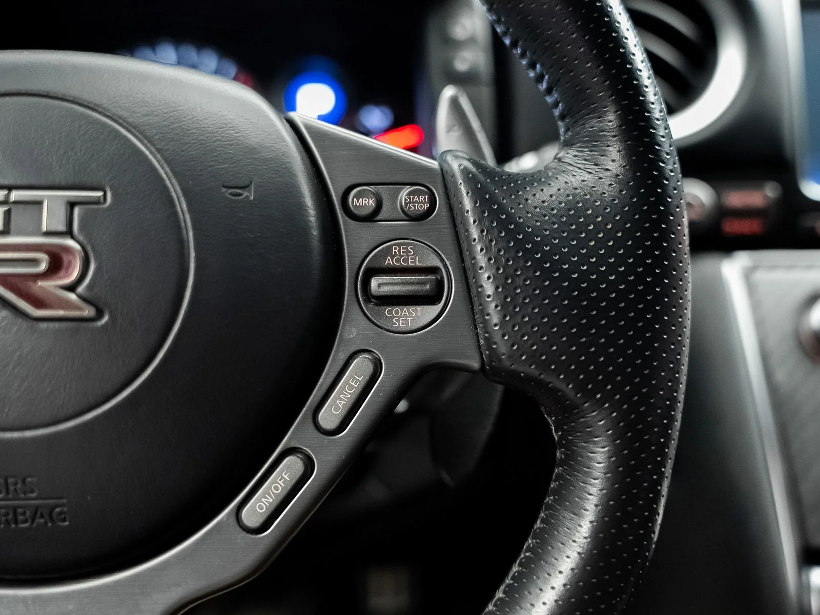 Used 2015 Red Nissan Premium image 46