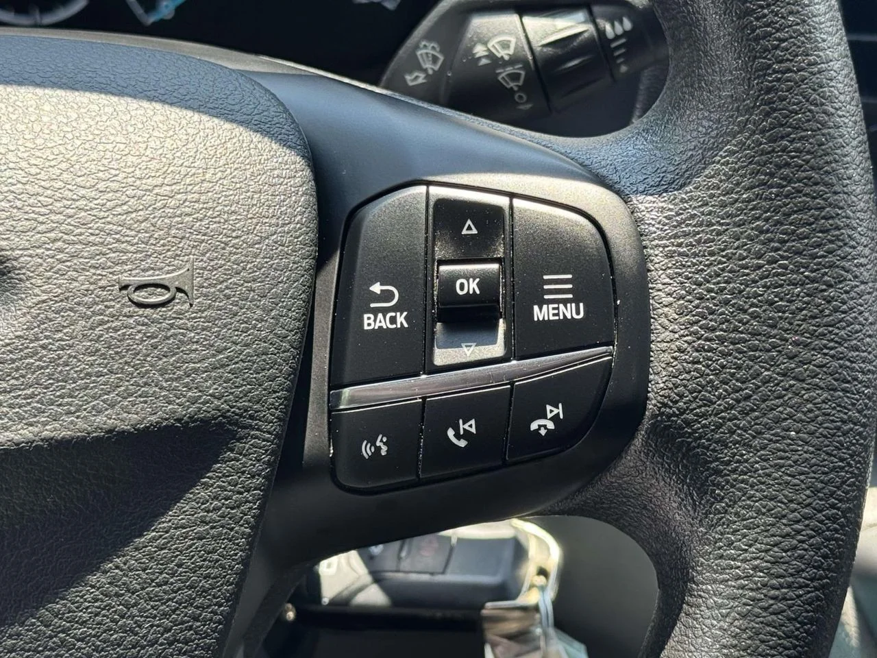 Used 2025 Oxford White Ford Base image 25