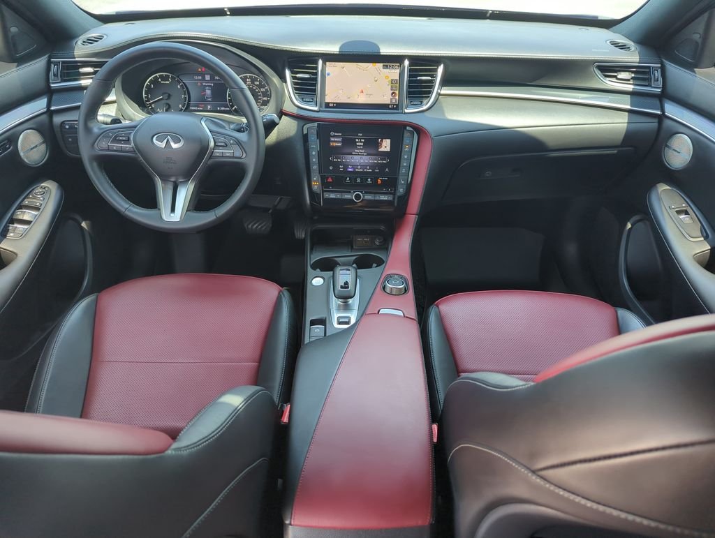 Used 2025 White INFINITI SPORT image 15