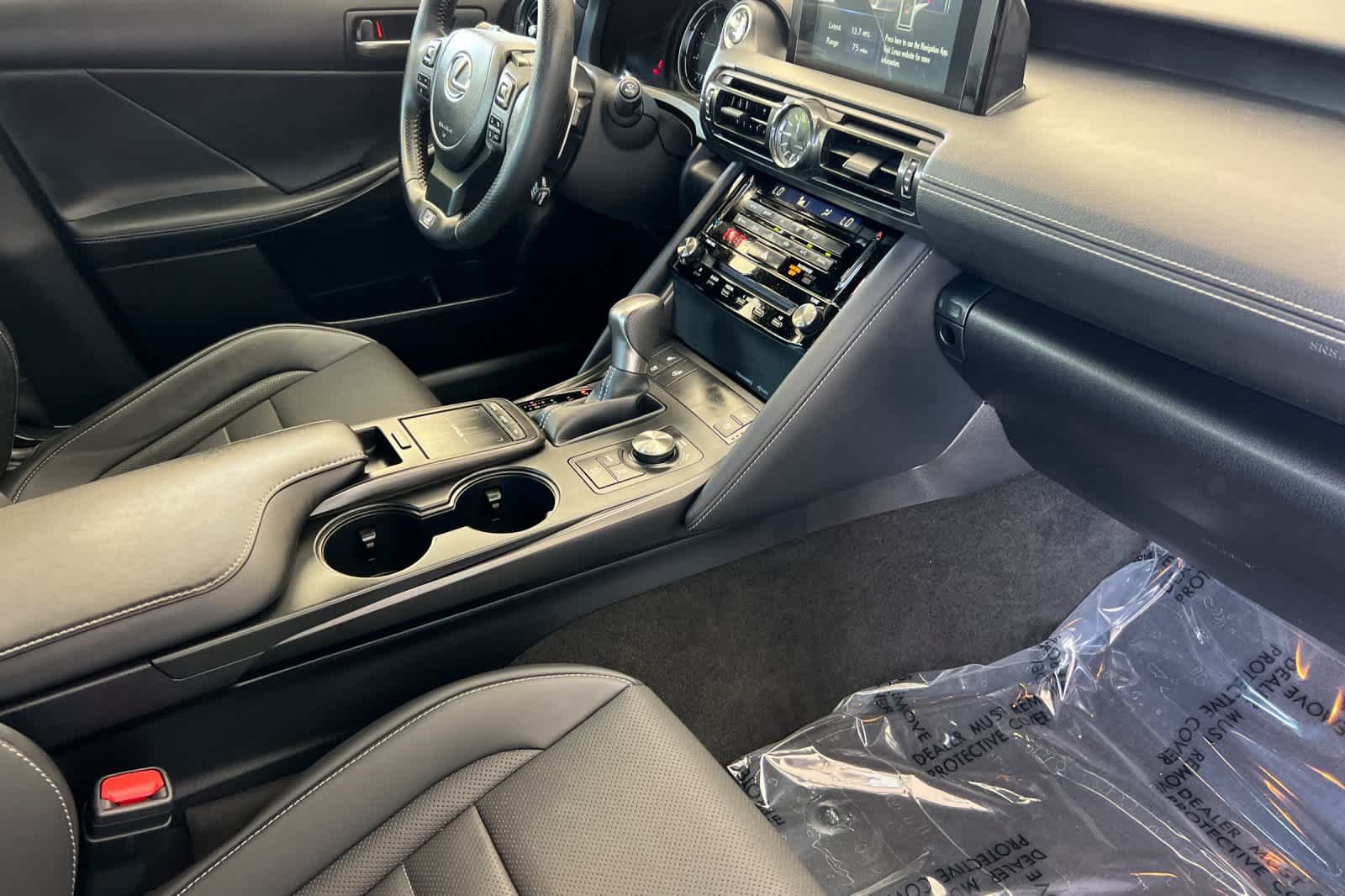 2024 Lexus IS 350 F SPORT - Photo 16