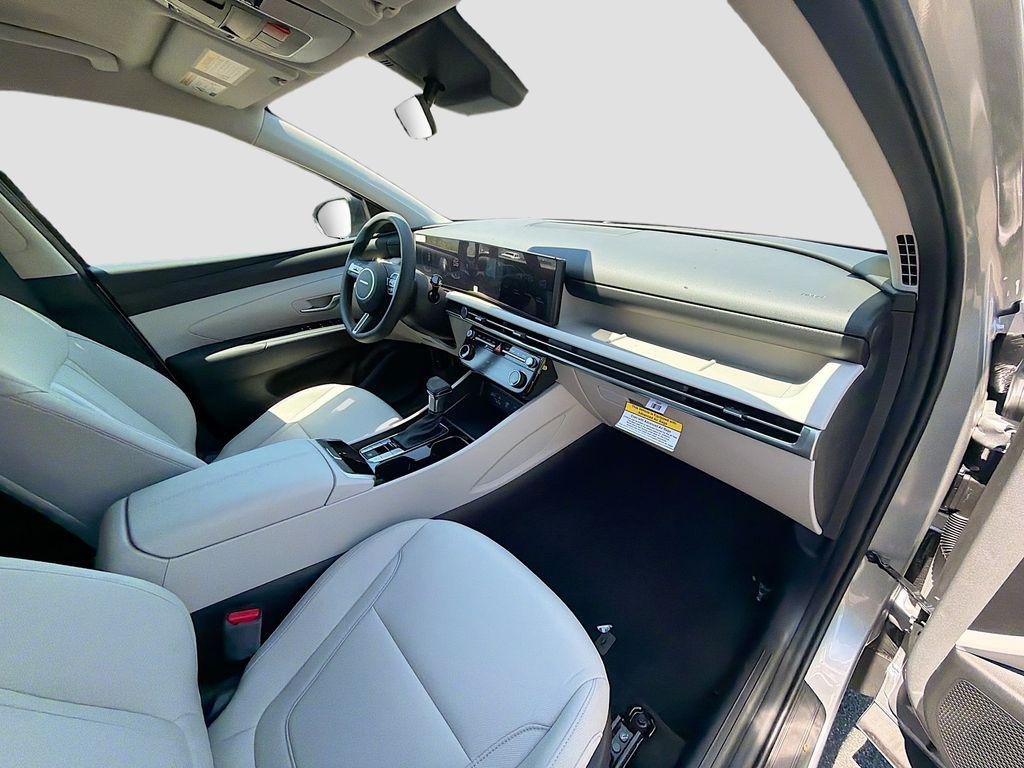 New 2026 Shimmering Silver Hyundai SEL FWD image 22