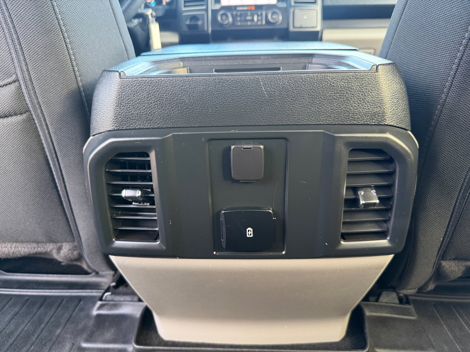Used 2019 Oxford White Ford XL image 23