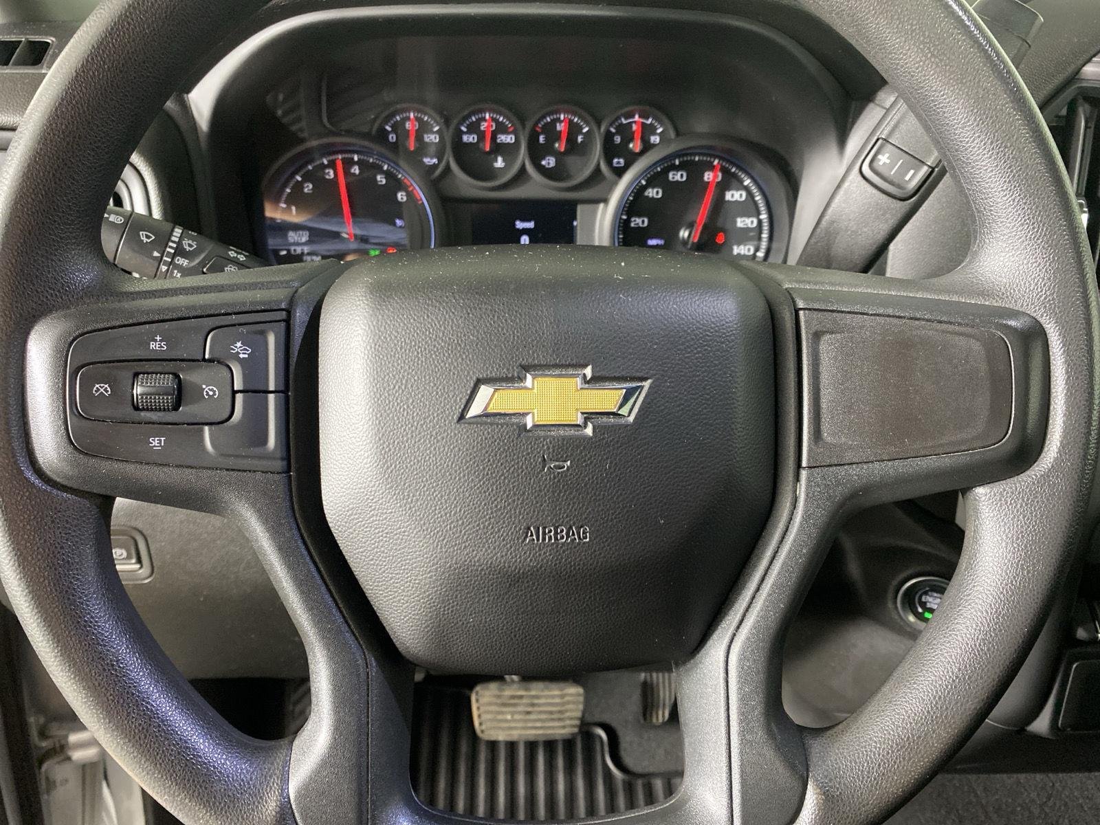 Used 2022 Silver Ice Metallic Chevrolet Custom image 13