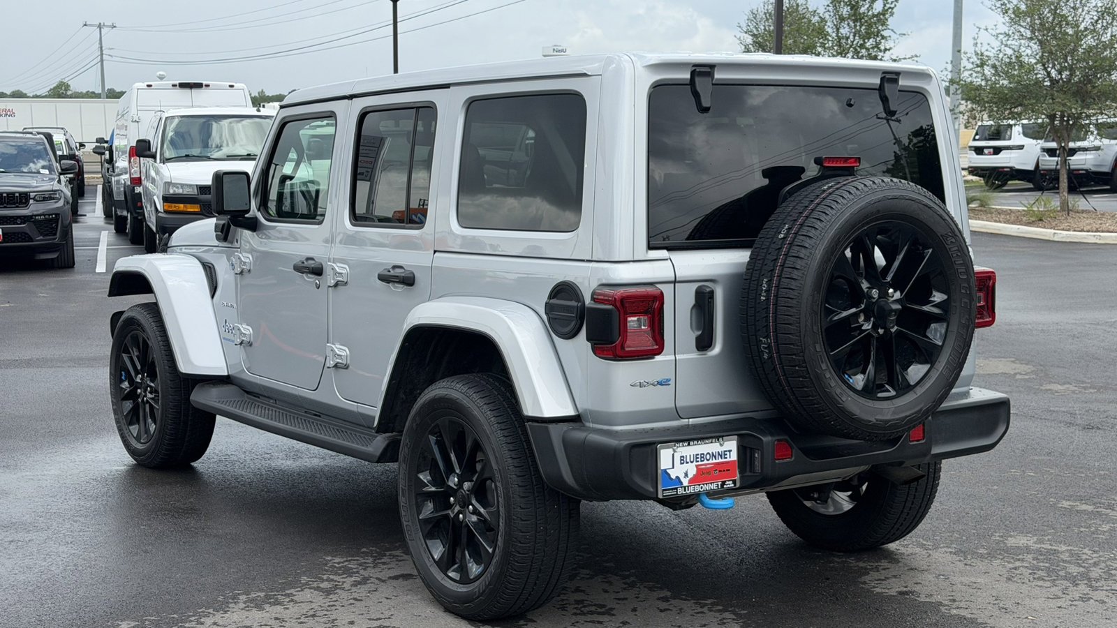 Certified Used 2023 Silver Zynith Clearcoat Jeep Sahara image 7
