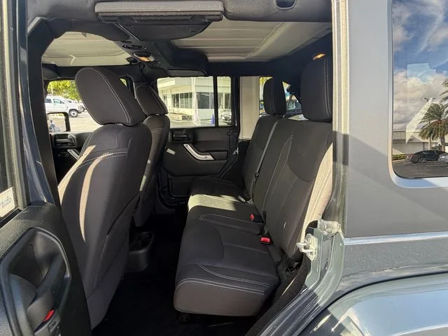 Used 2016 Gray Jeep Unlimited Sahara image 9