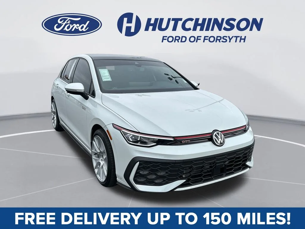 Used 2025 White Volkswagen 2.0T SE image 1
