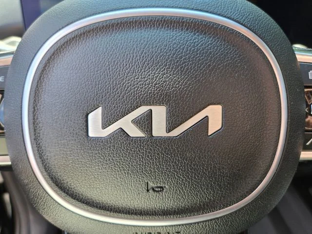 Used 2024 Black Kia S image 31