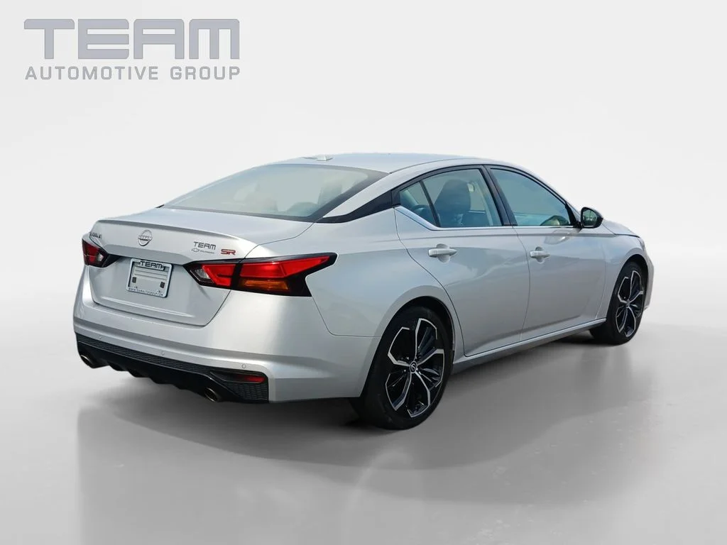 Used 2024 Silver Nissan 2.5 SR image 7