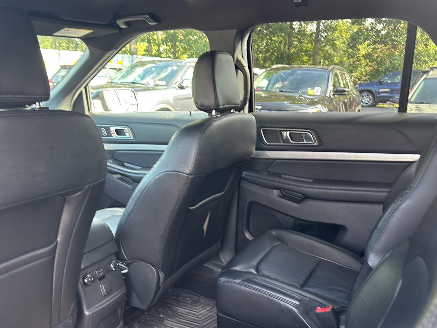 Used 2018 Shadow Black Ford XLT image 16