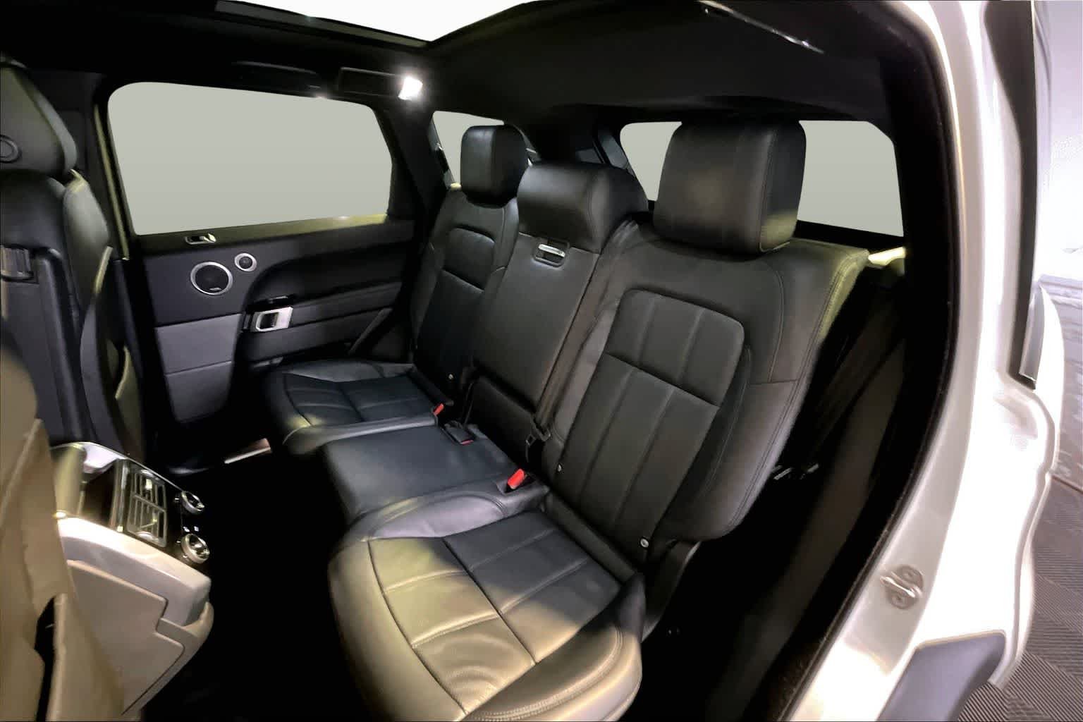 Used 2021 Fuji White Land Rover HSE Silver Edition image 21
