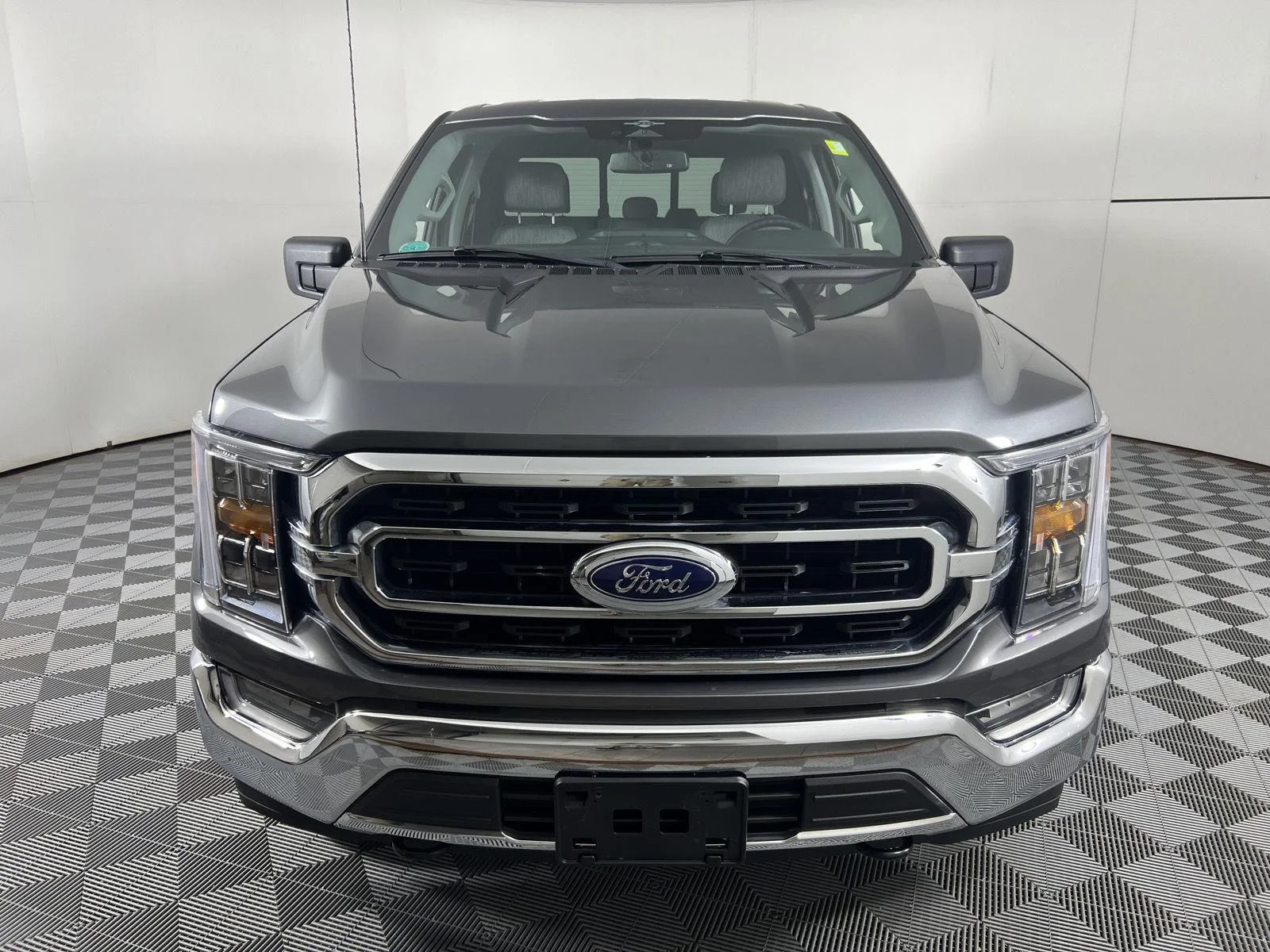 Used 2023 Carbonized Gray Ford XLT image 5
