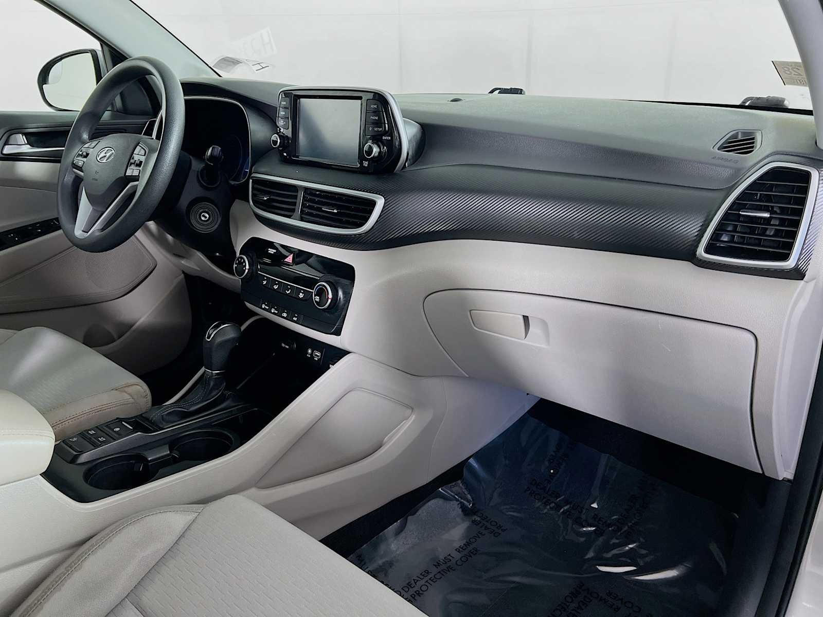 Used 2020 Stellar Silver Hyundai SE image 27