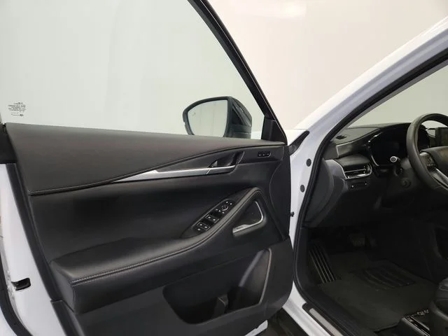 Used 2026 White INFINITI LUXE image 21