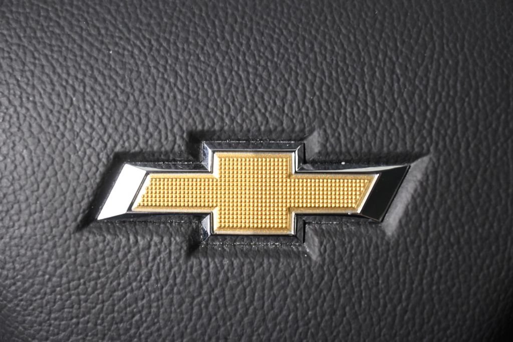 Used 2017 Silver Ice Metallic Chevrolet LT image 36