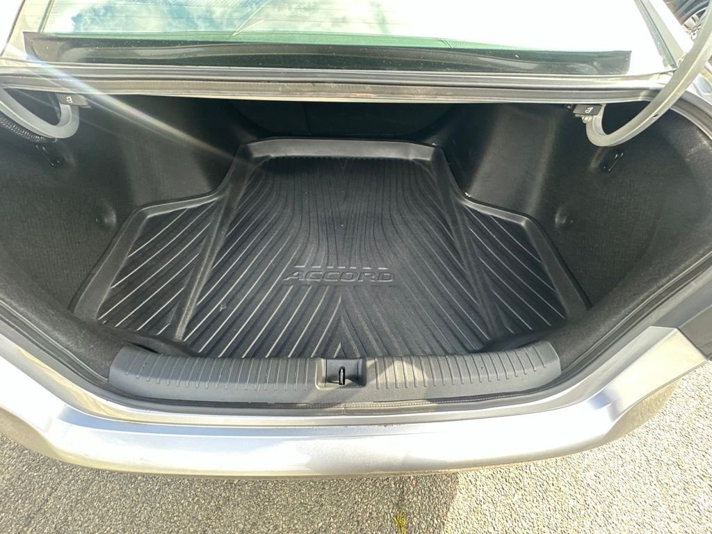 Used 2024  Honda EX image 28
