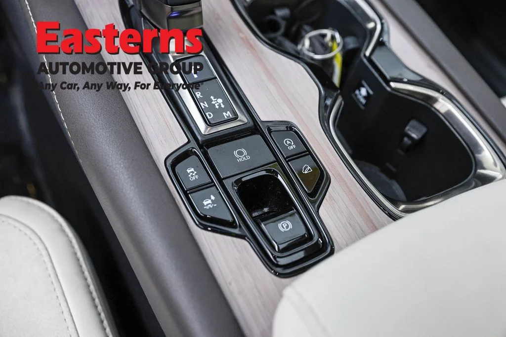 Used 2025 White Lexus 350 Luxury image 21
