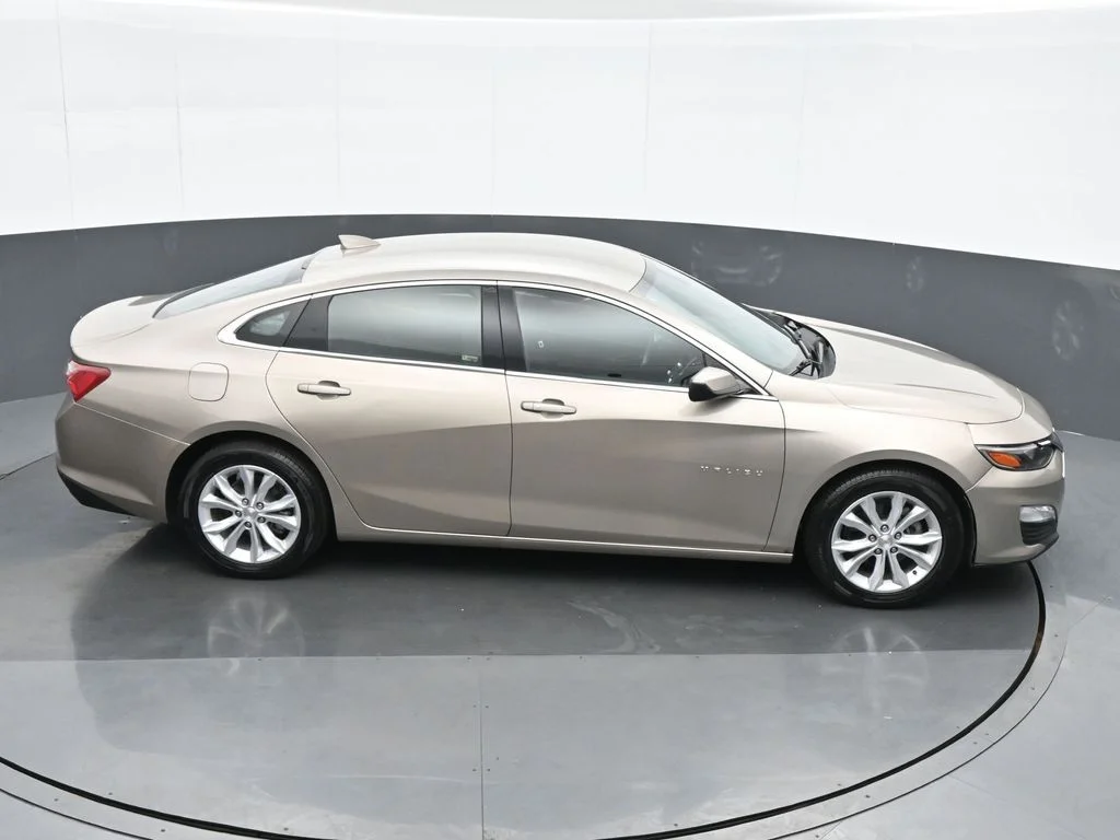 Used 2022 Gray Chevrolet LT image 22
