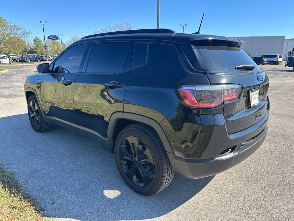Used 2021 Diamond Black Jeep Latitude image 5