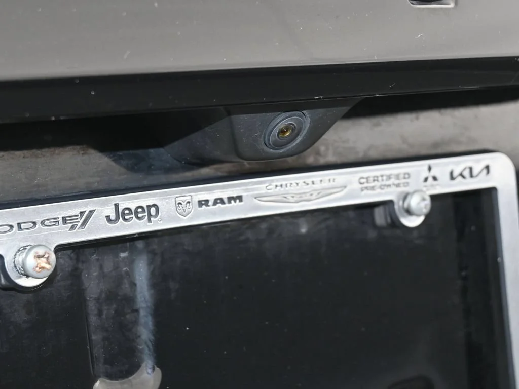 Used 2017 Diamond Black Crystal Pearlcoat Jeep Limited image 36