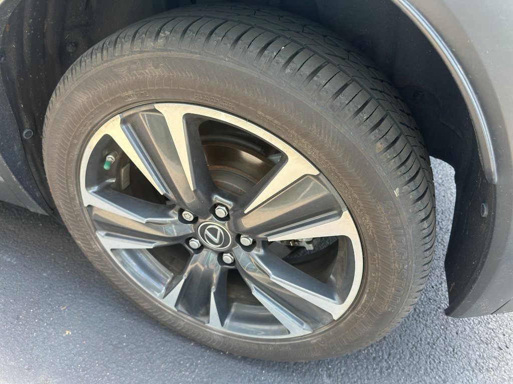 Used 2019 Nori Green Pearl Lexus UX 250h image 3