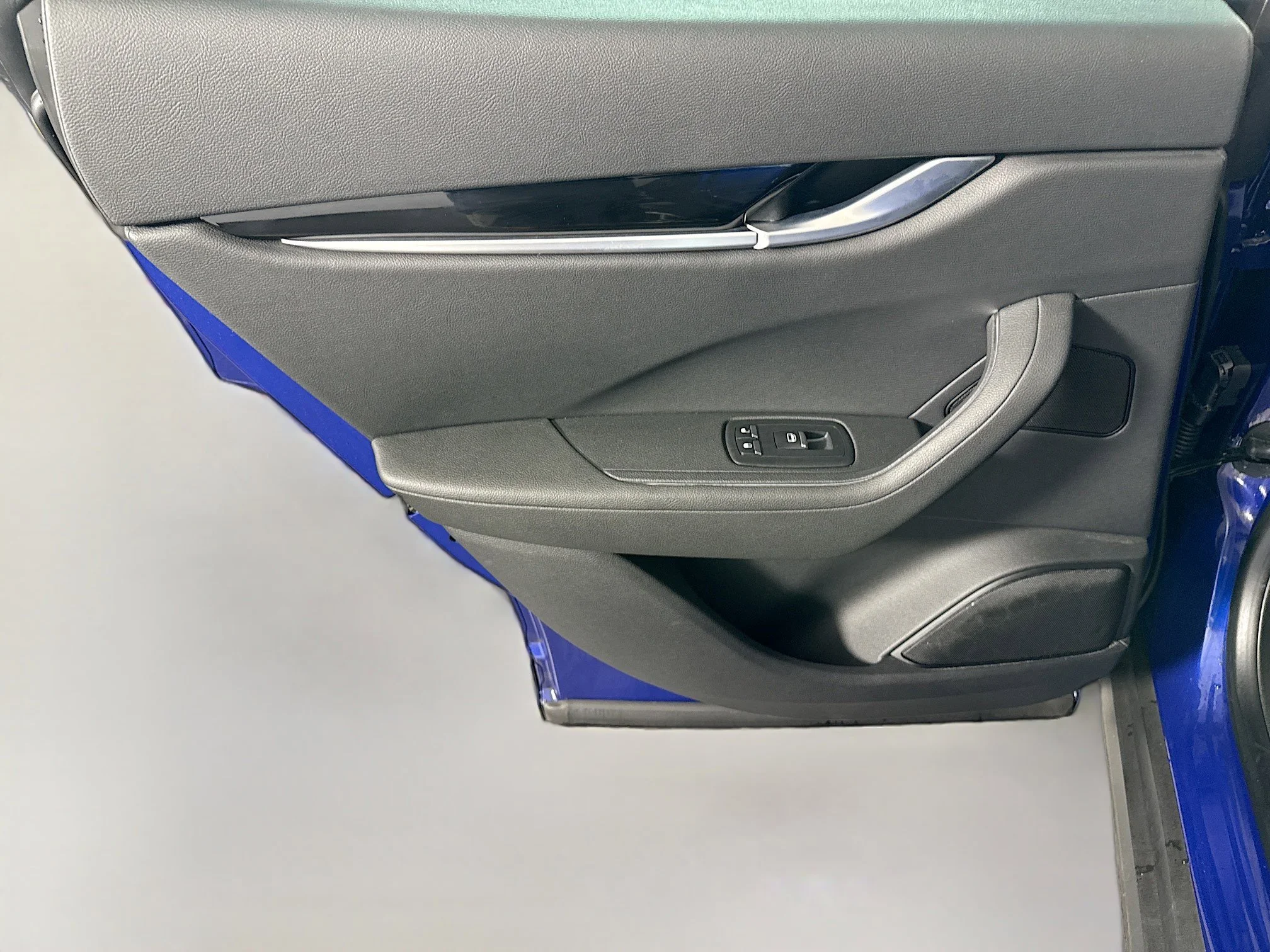 Used 2023 Blu Emozione Metallic Maserati GT image 22