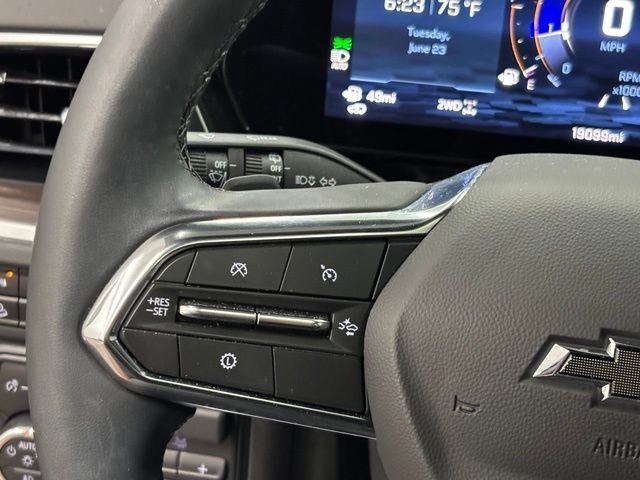 Used 2025 Black Chevrolet Z71 image 26