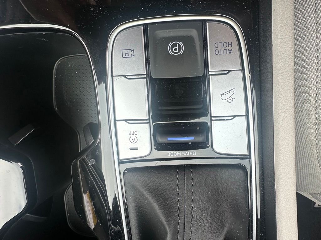 Used 2026 White Hyundai SE image 17