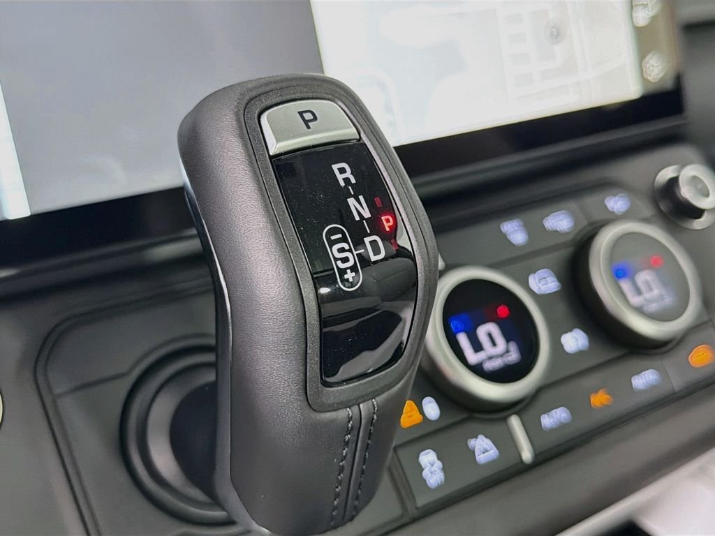 New 2026 Tasman Blue Land Rover X-Dynamic SE image 17