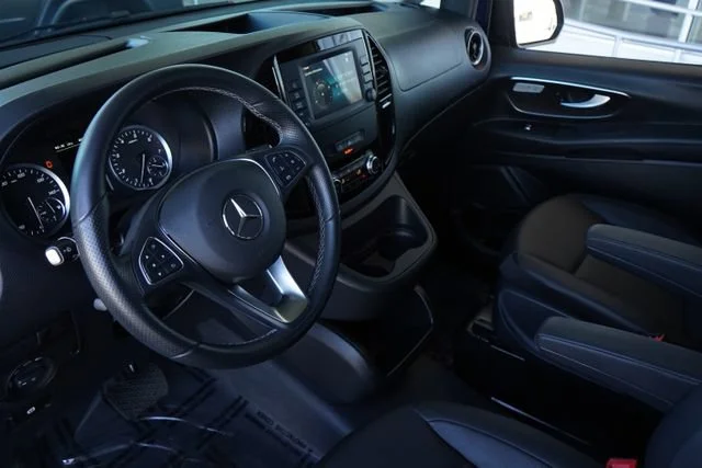 Used 2023  Mercedes-Benz 447 (VS20) image 22