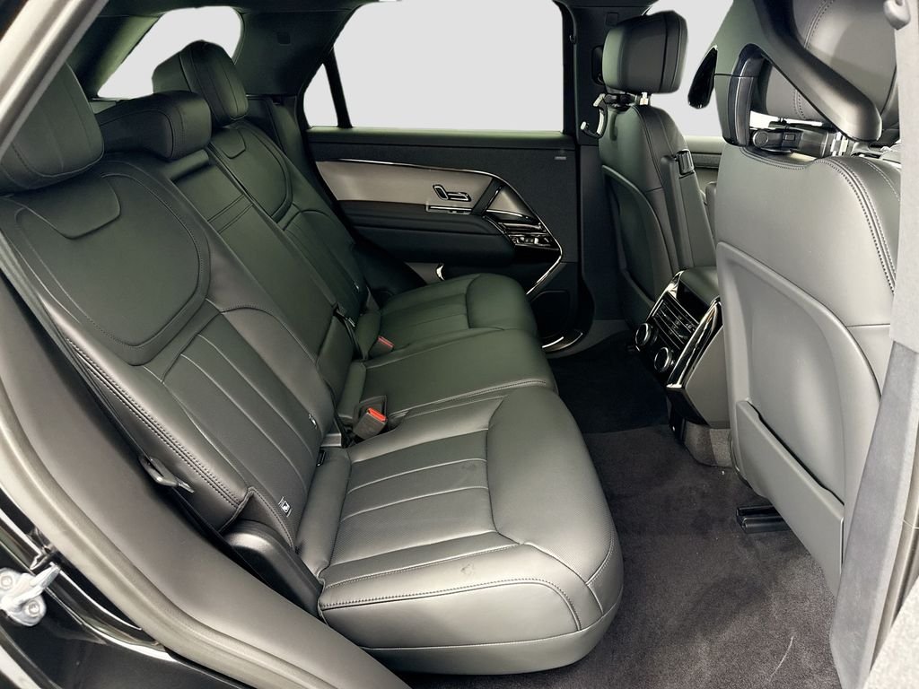 New 2026 Santorini Black Land Rover Dynamic SE image 21