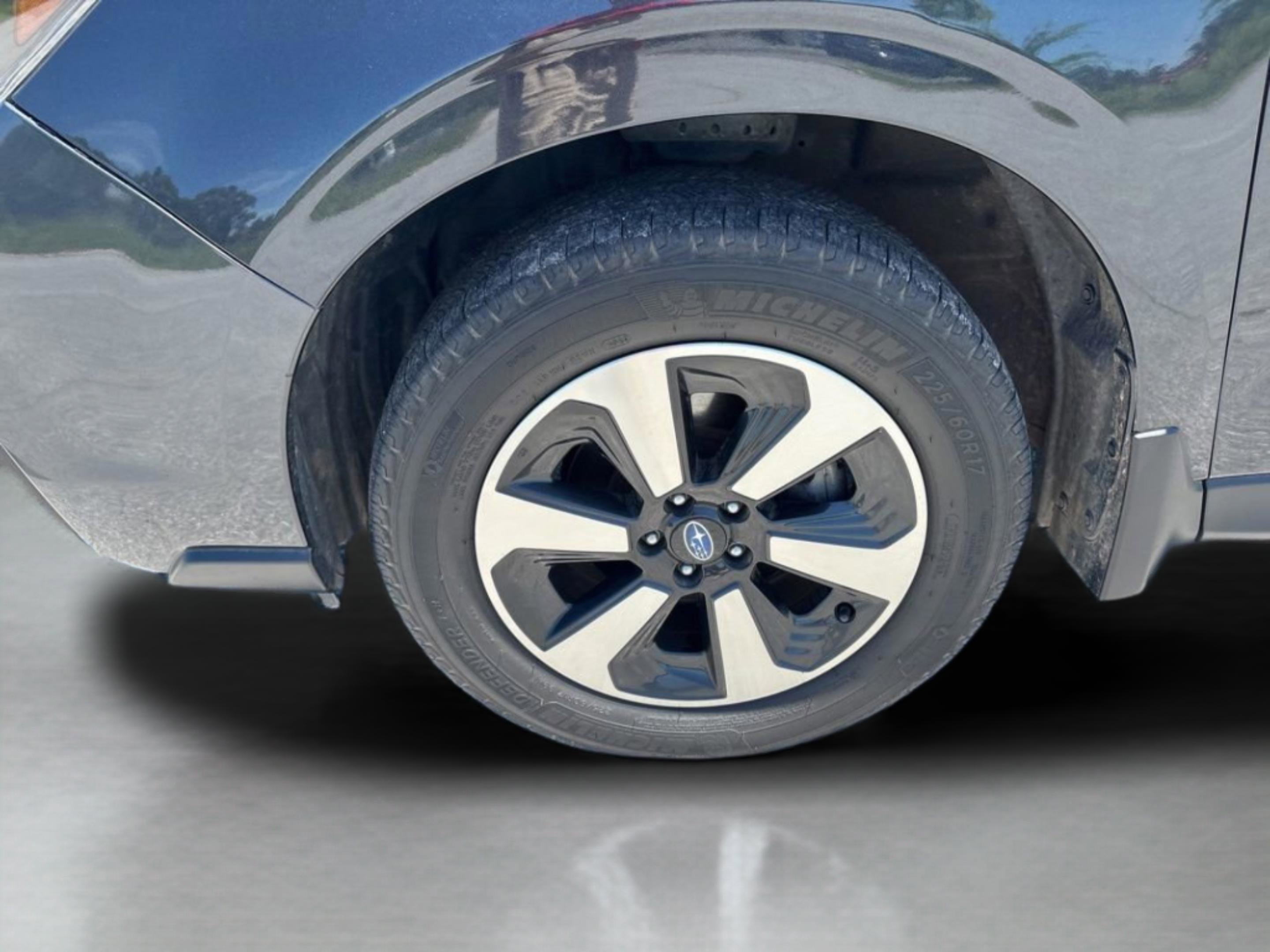 Used 2017 Dark Gray Metallic Subaru Limited image 34