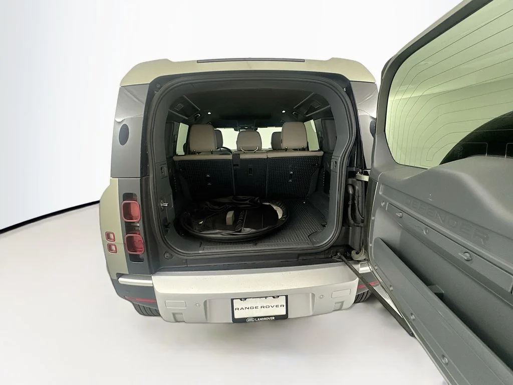 Certified Used 2023 Green Land Rover S image 25