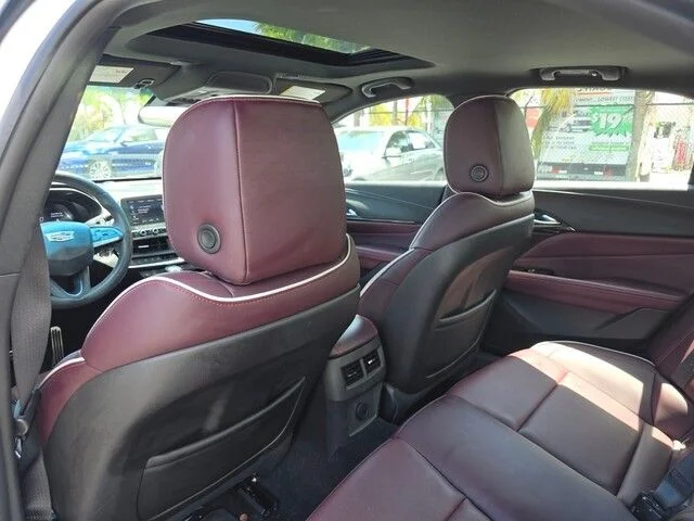 Used 2022 White Cadillac Sport image 17