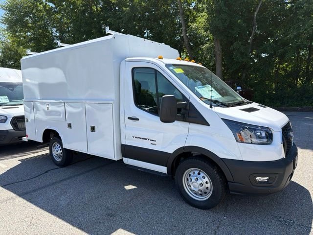 New 2026 Oxford White Ford Chassis Cab image 1