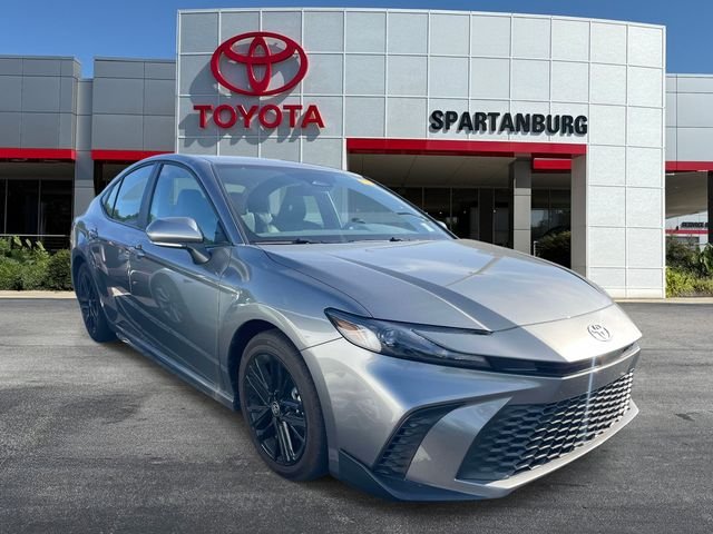 2026 Toyota Camry SE Hybrid's photo