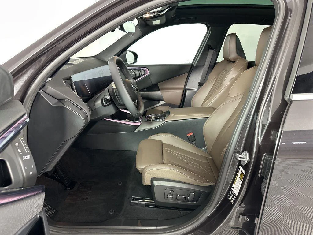 Used 2025 Dark Graphite BMW 30 xDrive image 10