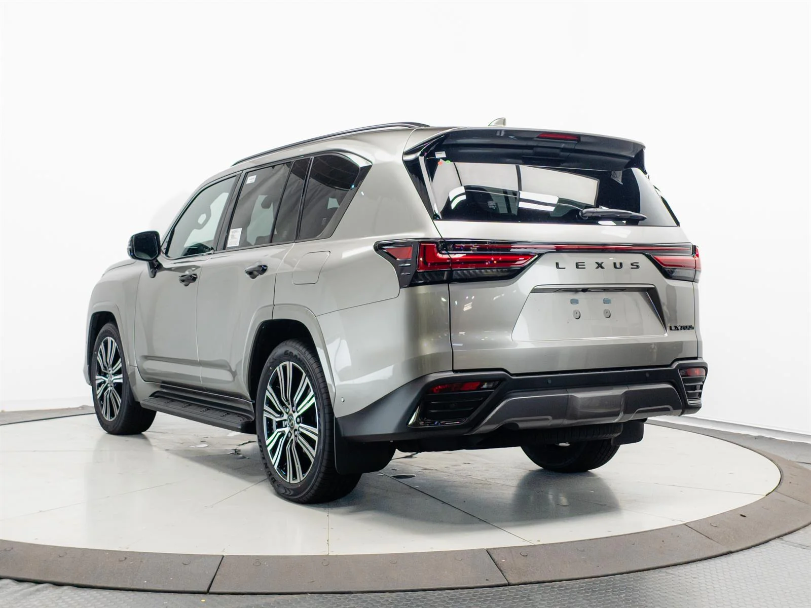 New 2026 Atomic Silver (1j7) Lexus Luxury image 10