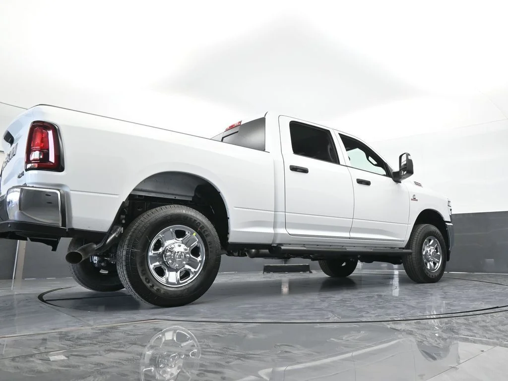 New 2026 Bright White Clear-Coat Exterior Paint RAM Tradesman image 62