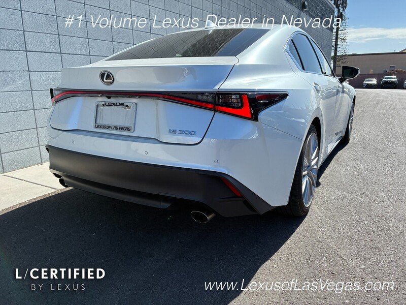 Certified Used 2022 White Pearl Lexus 300 image 3