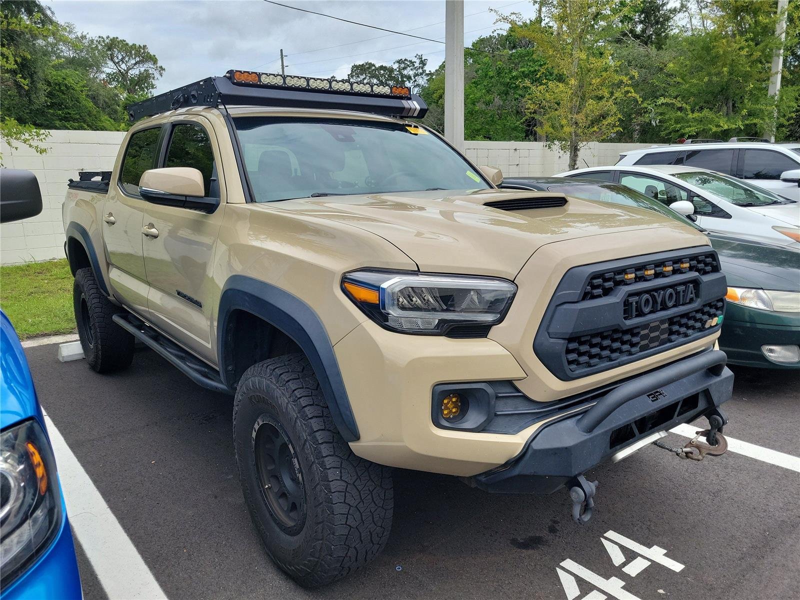 Used 2020 QUICKSAND TOYOTA TRUCK TRD OFF ROAD image 4