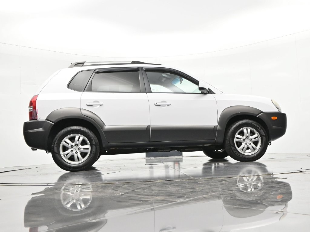 Used 2006 White Hyundai Limited image 21