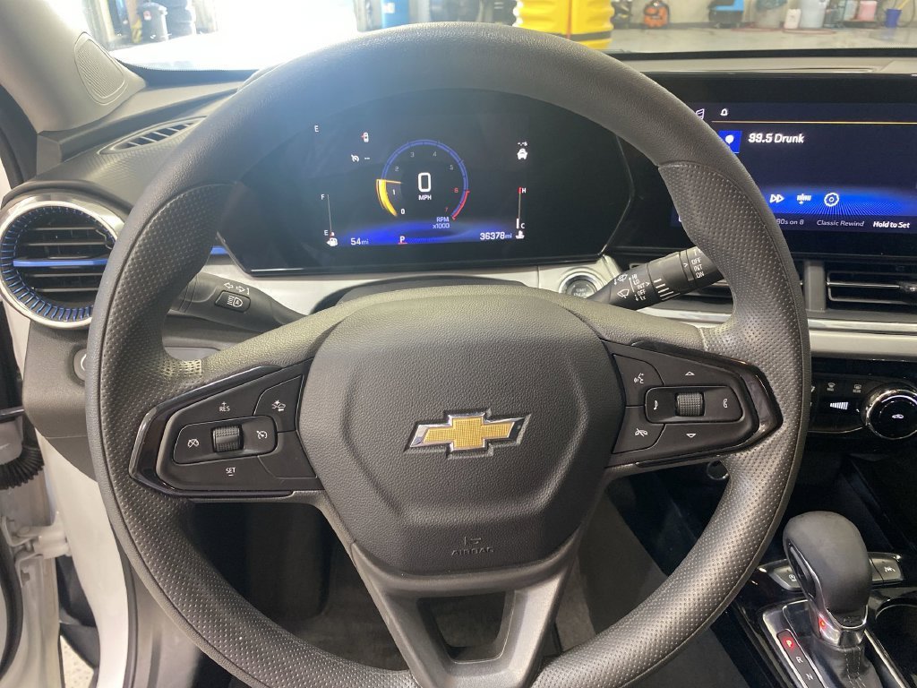 2025 Chevrolet Trax LT - Photo 15