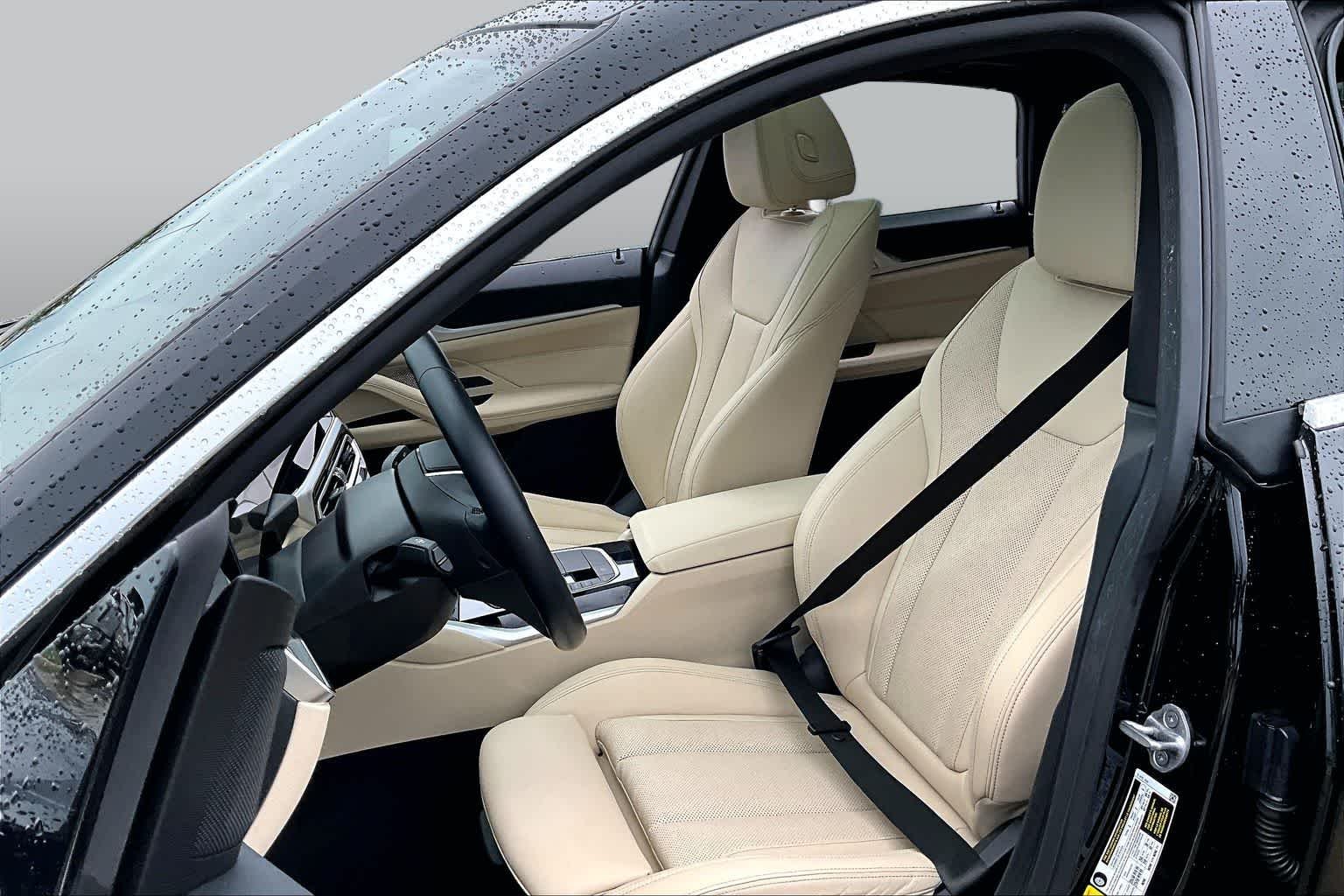 Used 2023 Jet Black BMW eDrive35 image 7